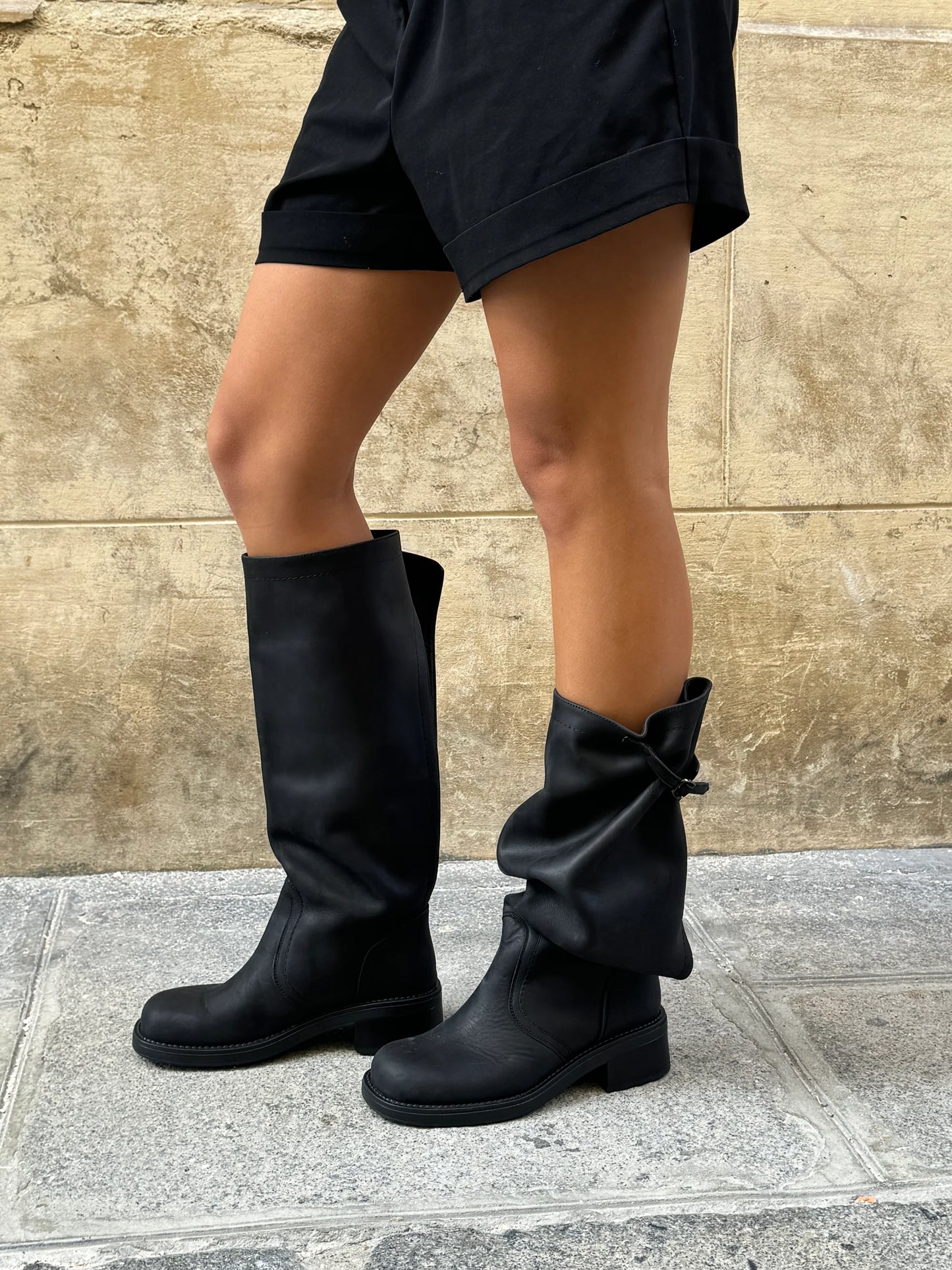 TRANSFORMABLE BLACK BOOTS